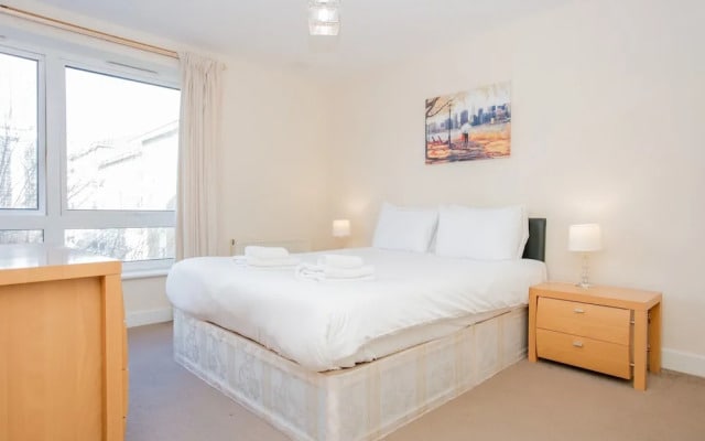 1 Bedroom Flat with Balcony Accommodates 4