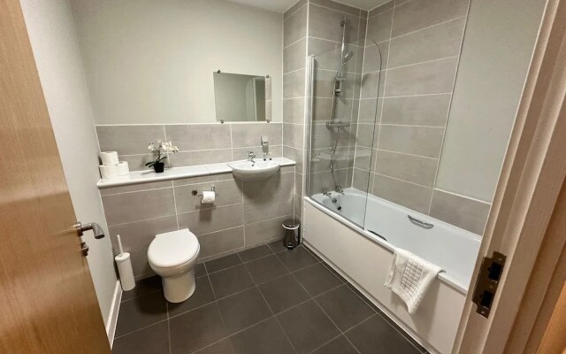Adelphi Wharf Apartments by Beehosting