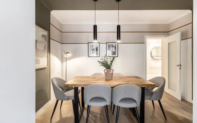 Nicks - 2 Bedrooms in Trafalgar