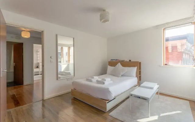 Modern 2 Bedroom Flat in Elephant & Castle