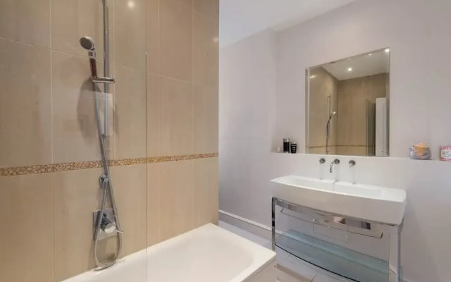 Cadogan Square - 3 bed