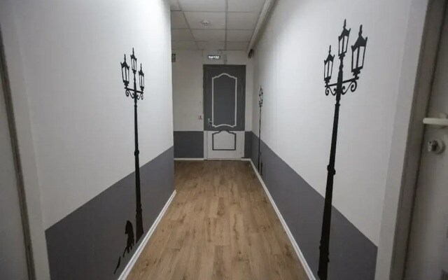 Like Hostel