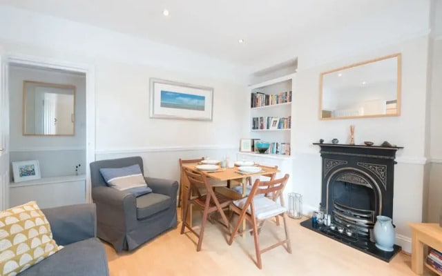 Traditional Richmond Home by Twickenham Green