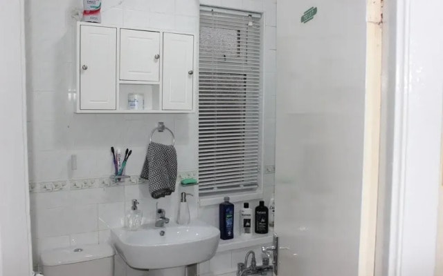 Lovely 4 Bed House London