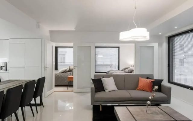 Sleek and Spacious 3 BR Apartment in City Centre