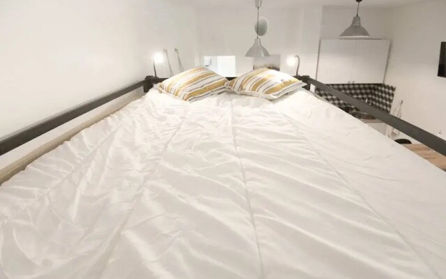 Charming Apartment Near Montmartre