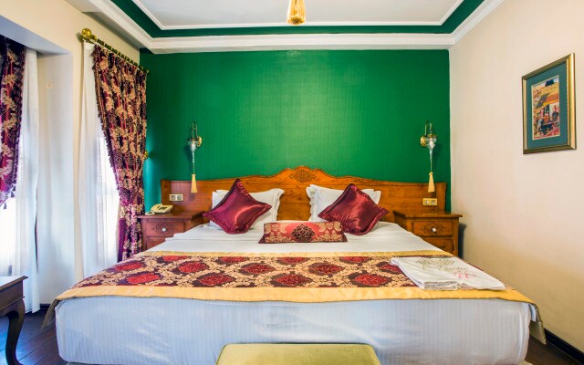 Rose Garden Suites