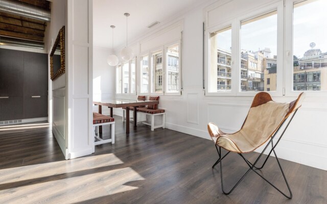Enjoybcn Coliseum Apartments