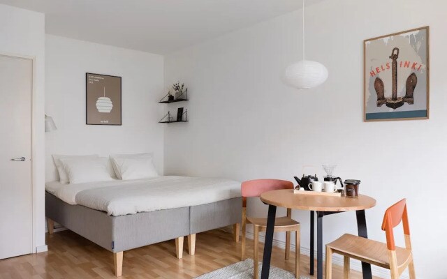 Spacious Design Studio Home With Terrace