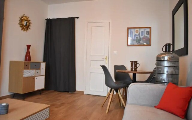 Spacious 1 Bedroom Apartment in Sacré Coeur