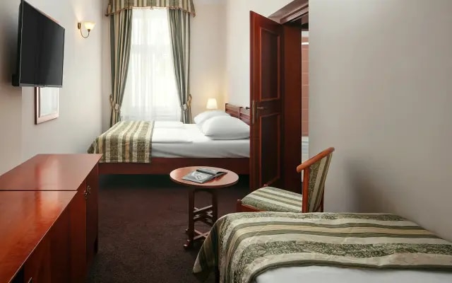 Amigo City Centre Hotel