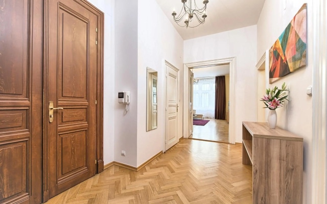 Maiselova 5 Apartment