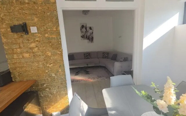 Justin Superb Luxury Stay
