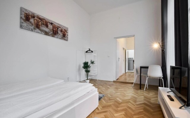 Archibald Flats Prague
