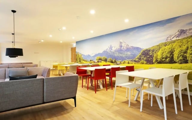 Studio for STUDENTS-NEWCASTLE UNDERLYME