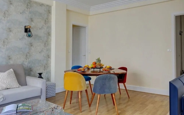 Elegant 1BR Near Eiffel & Champ de Mars