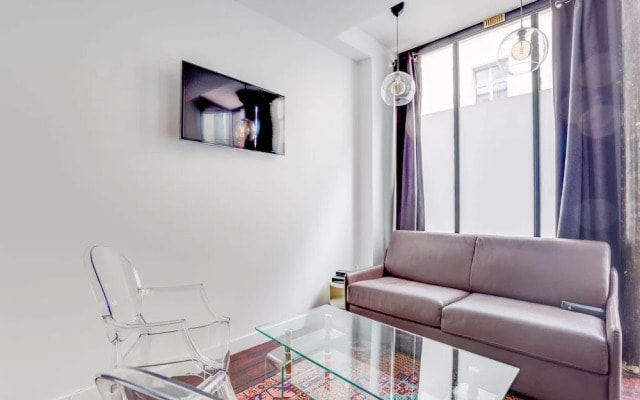Design Apartment Near Bastille