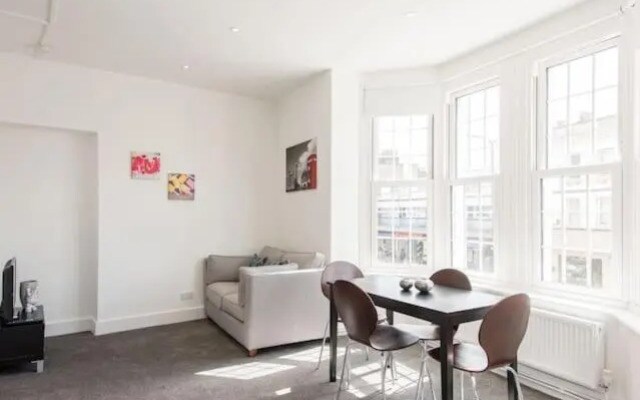 Kennington Apartment A/Apartment