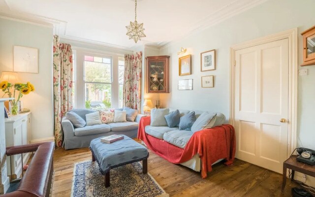 Sensational Wandsworth Home by King George's Park