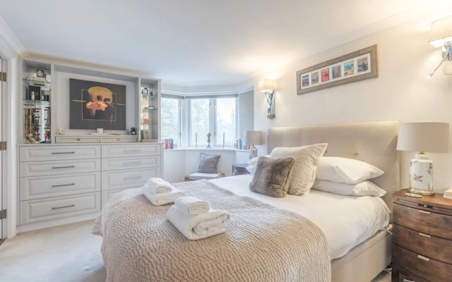 Stunning Riverside home in Battersea