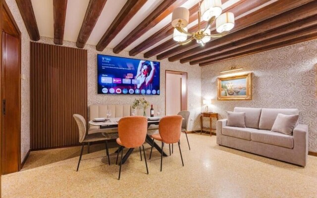 Venice Royal Residence - Train Station