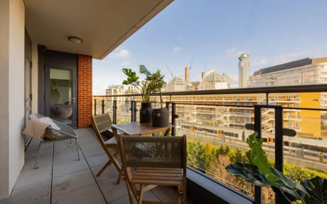 The Doulton Escape - Modern 2BDR with Balcony