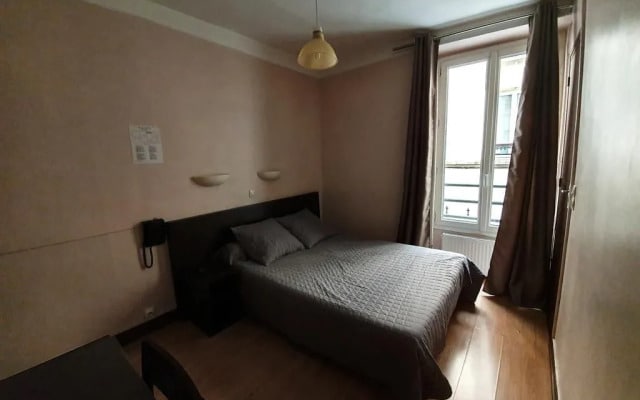 Anya Hotel