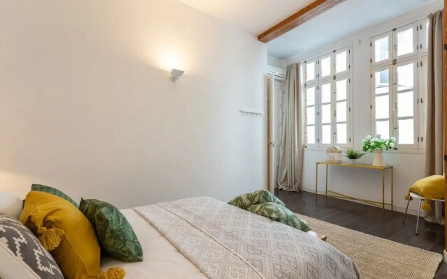 Genteel Home Larios