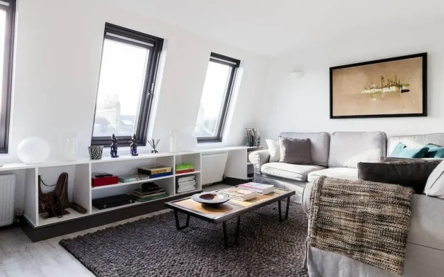 Stylish Fulham 2bed loft flat, 5 min from tube