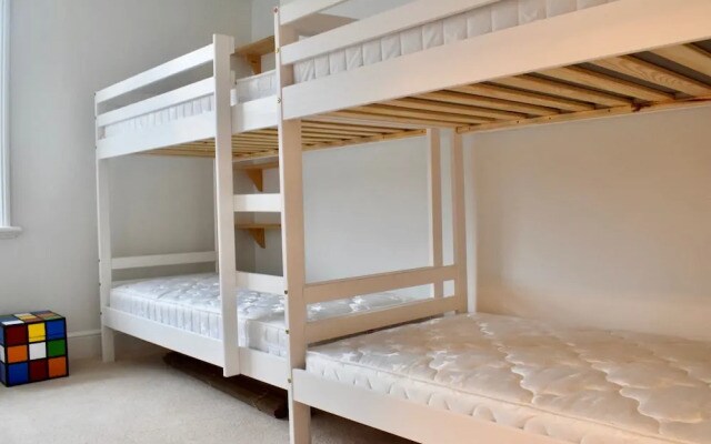 Modern Maisonette By Chalk Farm