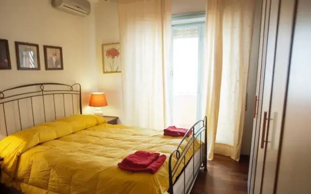 Mira Holiday House