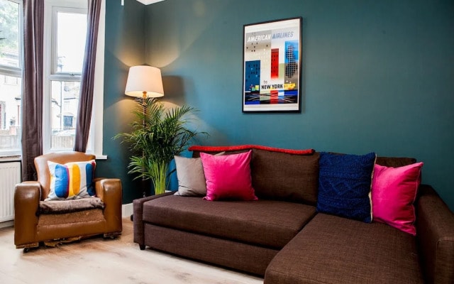 Stunning 4 Bed East London Apartment Sleeps 10