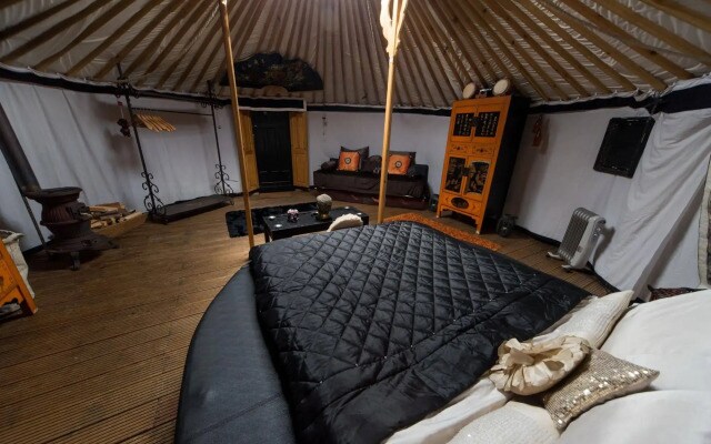 Lincoln Yurts