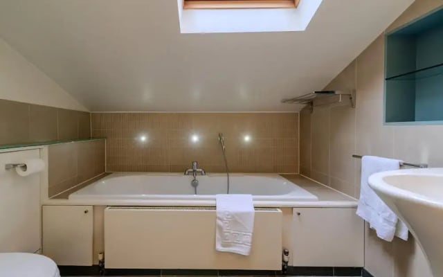 Beautiful Three Bedroom House in West London