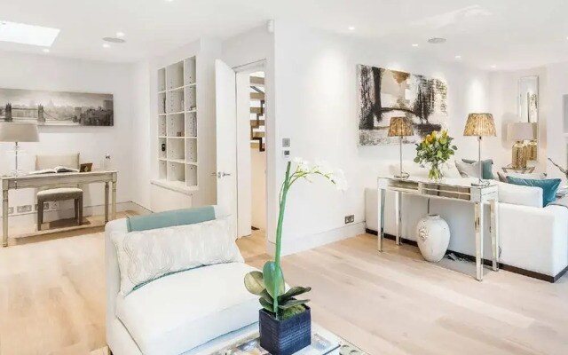 Beautiful 4bed Mews Home--knightsbridge