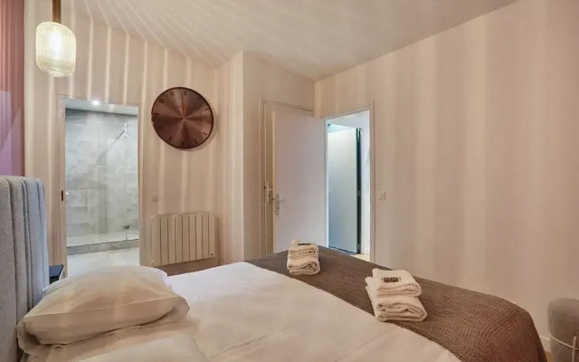 Sublime 3 Bedrooms Flat Center of Paris Montmartre