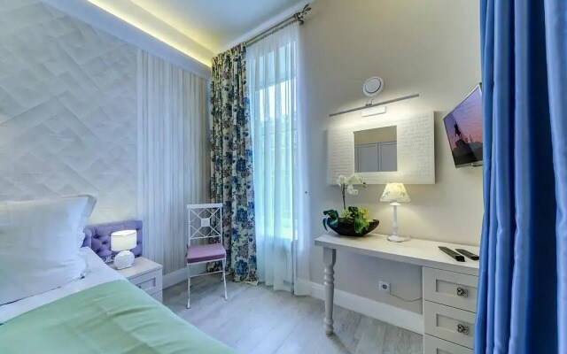 Deluxe Apartments