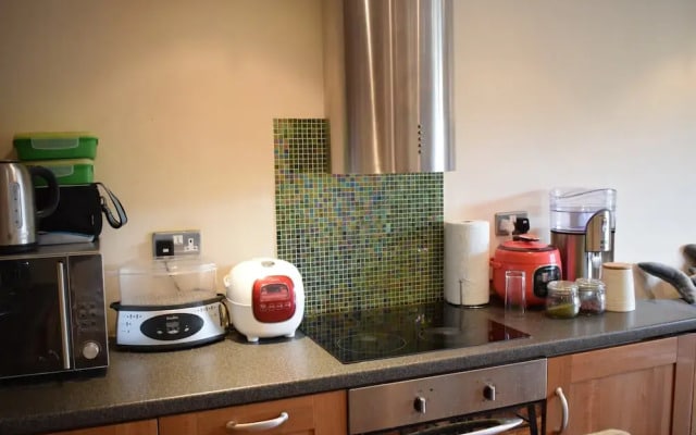 2 Bedroom Home In London