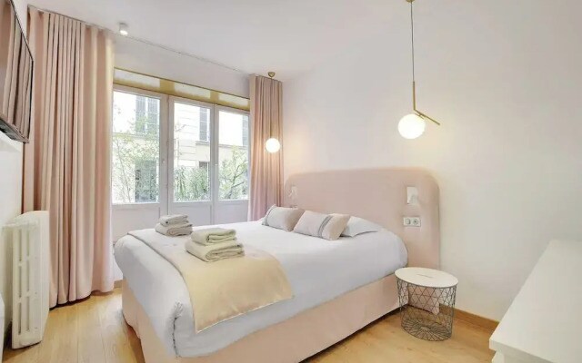 Spacious Apartment - 2b/10p - AC - Marais