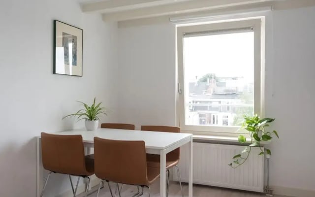 Central Hotspot Apartment