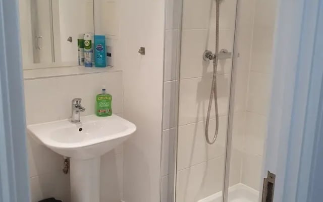 AMAZING 2 BEDS 2 BATHS 10min LDN BRIDGE