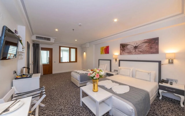 Skalion Hotel