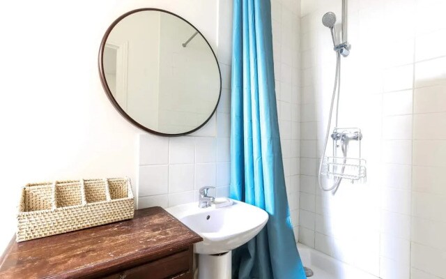 Spacious & Bright Apartment for 2 in Faidherbe/nation