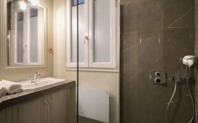 Modern and Cosy Flat in the Heart of Paris