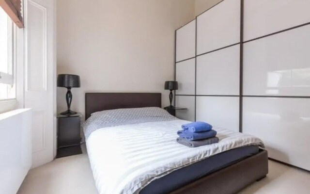 Eson2 - The Dawson Place in Notting Hill