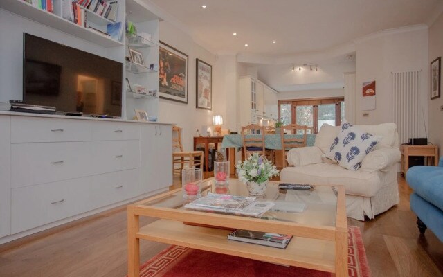 Garden Flat in Shepherds Bush