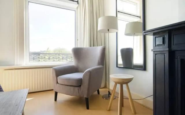 2 Bedroom 2 Bathroom Canal Apartment
