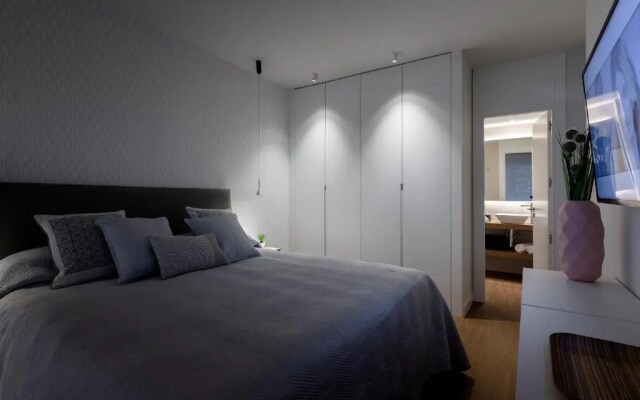 Francisco Silvela Apartment by Flatsweethome