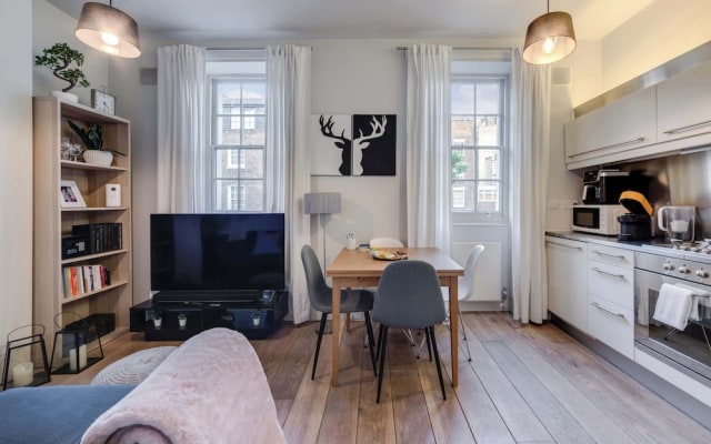 The Fox & Found - Fitzrovia - by Frankie