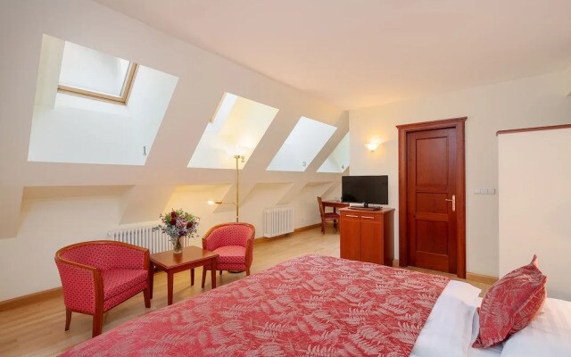 Marks Apart Hotel